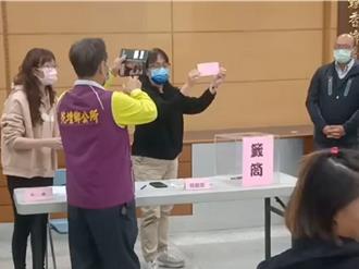 1票之差抽籤決定誰是村長 彰化灣雅村老將9連霸