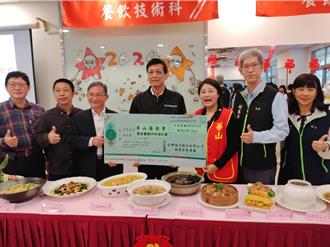 台電新營區處愛心不斷電 冬至前夕號召員工認捐年菜