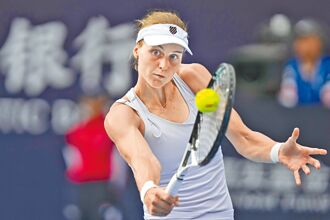 網球》烏女將拒戰俄選手 地主男將救火