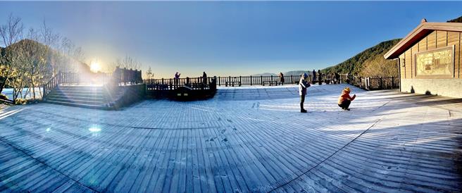 太平山森林遊樂區，介於海拔365至2000公尺之間，冬季強烈寒流來臨，區內海拔1000公尺以上據點，就有下雪機會。（宜蘭分署提供／吳佩蓉宜蘭傳真）