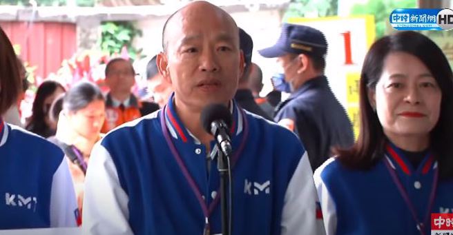 立委选举今决定号次，韩国瑜现身抽籤。(取自直播)