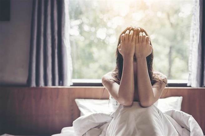 林女發現網紅夫的IG動態足跡，竟高調與知名寵物溝通師炫愛。（示意圖／shutterstock）