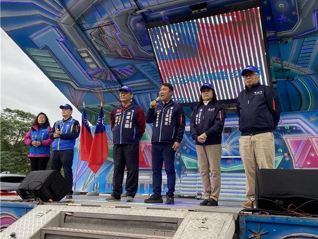 國民黨桃園市黨部慶祝建黨129周年黨慶大會20日在桃園二選區立委參選人涂權吉楊梅競總舉行。（蔡明亘攝）