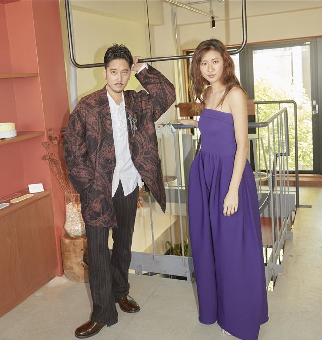 9m88与长冢健斗合唱耶诞情歌〈Snowy Road〉。（Numero Tokyo提供）