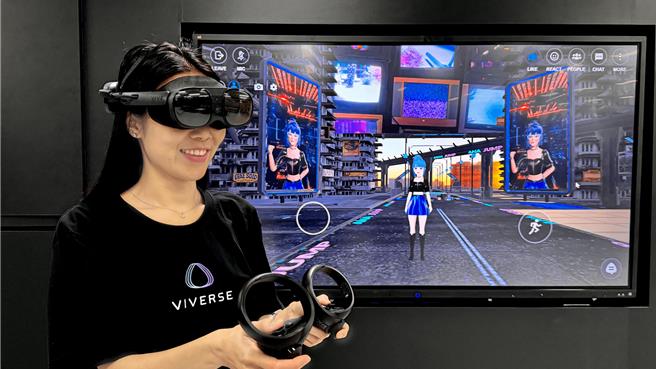 无论透过手机、平板、电脑皆可进入NANA JUMP音乐元宇宙。（宏达电提供）