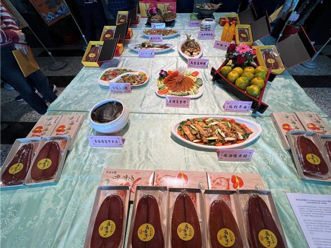云林区渔会20日举办「乌鱼美食料理」品尝会，今年为扩大推广乌鱼美食，乌鱼子每台斤价格调降约100元，目前万物齐涨，现在享用乌鱼子可说是价廉物美、物超所值。（张朝欣摄）