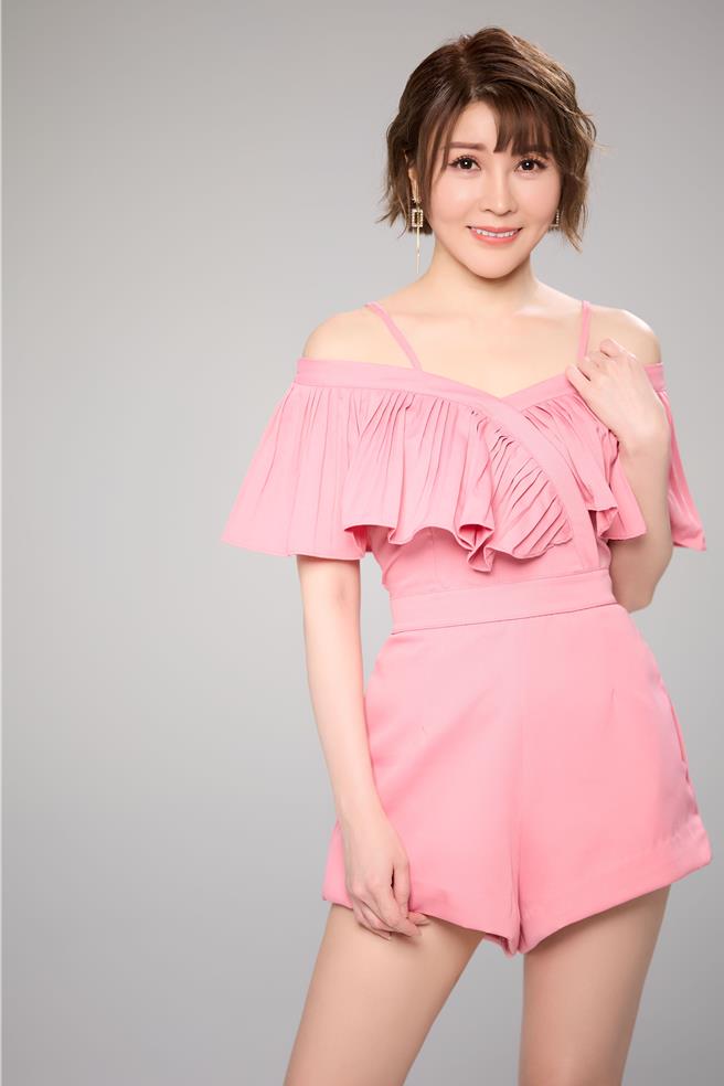 萧玉芬重返歌坛，近来推出新专辑《爱的故事》。（豪记唱片提供）