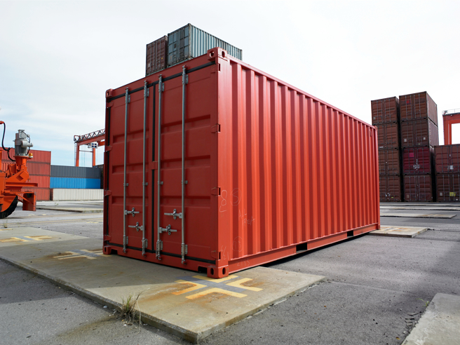 回收公司在美国运来的回收货柜内找到人骨。（示意图／shutterstock）