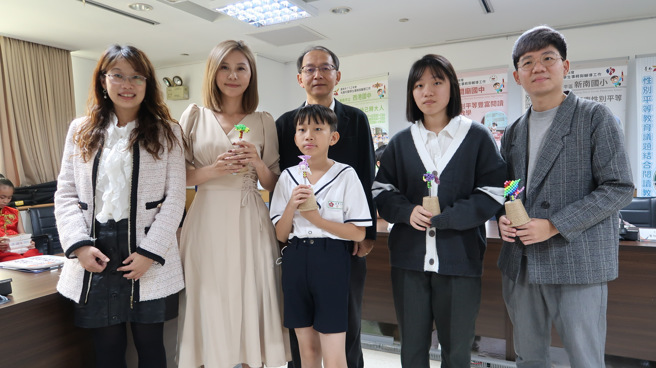 南市教育局办理「海洋诗创作」徵选，以「永续海洋」内涵为创作主题。(照片/臺南市政府教育局提供)