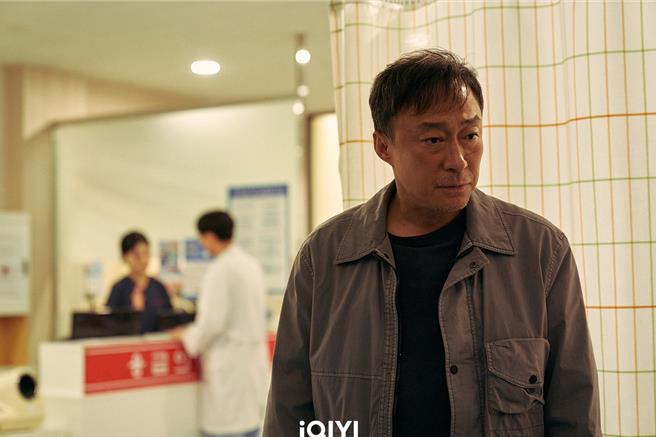 李星民在《运气好的日子》中有180度大转变，再展精湛演技。（爱奇艺国际站提供）