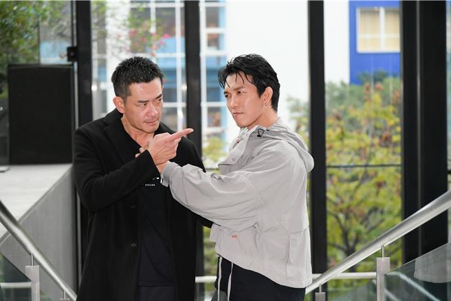 柯叔元（左）和黄尚禾剧中同一帮派却暗潮汹涌。（三立提供）