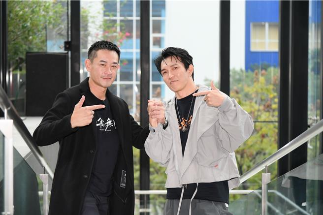 柯叔元（左）和黄尚禾一起为戏宣传。（三立提供）