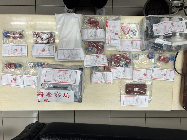 警方查扣的证物。（翻摄画面）