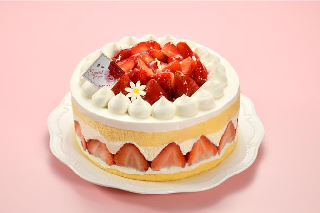 「法式草莓芙蓮」奶霜卡士達與泡芙蛋糕層層堆疊，酸甜的草莓果餡帶出新鮮草莓香氣與甜味，6吋售價1380元。 （亞尼克提供）