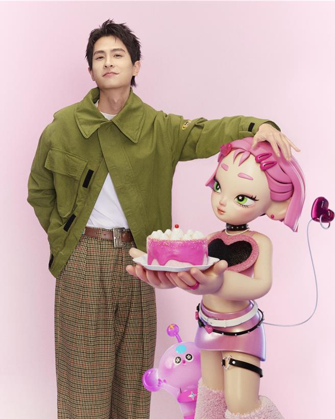 石知田拍攝中被生日蛋糕感動到，連成品都是BIBO、虛擬偶像LUNA獻上蛋糕。（映底子國際IndieZ提供）