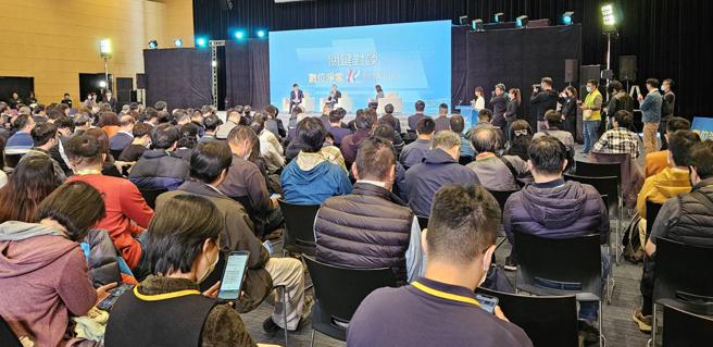 高雄智慧城市推動委員會2023年會  關鍵對談探討淨零議題