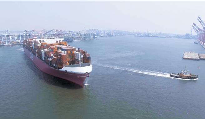 台湾港务公司为目前国内最具规模之拖船业者，近几年进军离岸风电市场。（摘自台湾港务港勤官网／张妍溱台中传真）