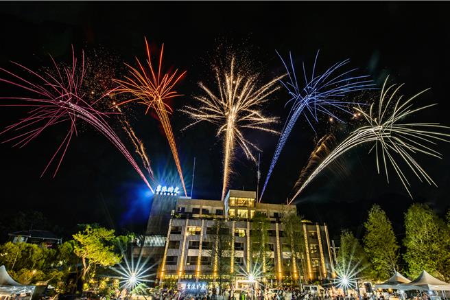 享沐时光当天晚上将有烟火秀。（饭店提供／李京升苗栗传真）