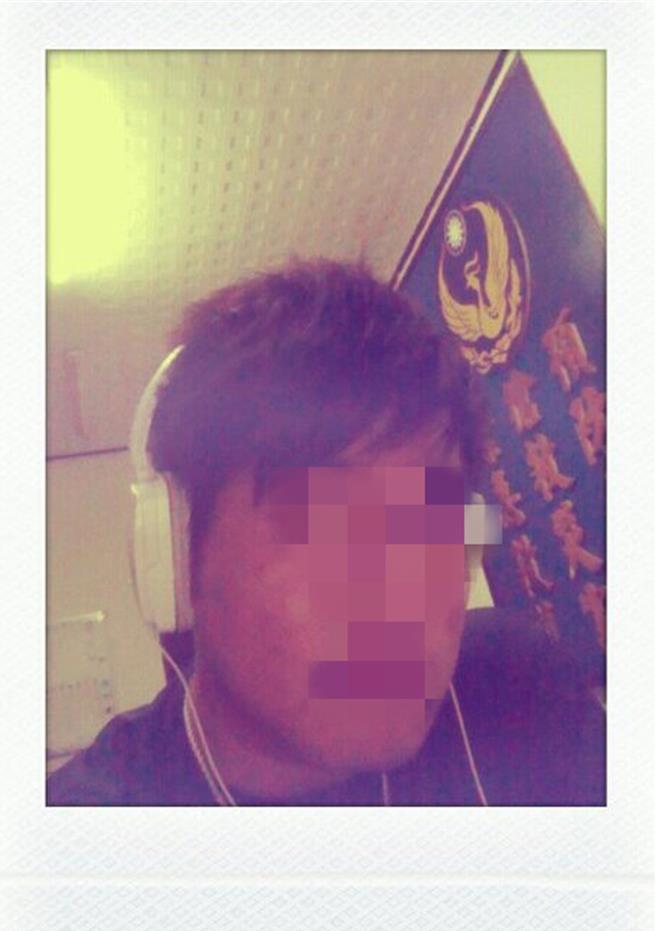 任职花莲县消防局勤务指挥中心队员李坤龙，涉诈骗洗钱案遭判刑，停职中。（翻摄脸书）