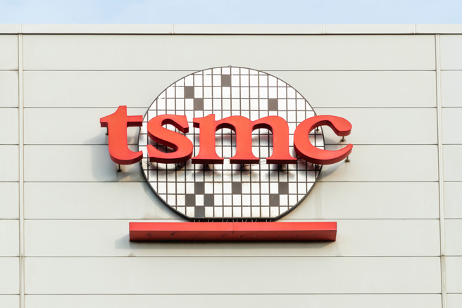 台积电与三星彼此竞争相当激烈。（示意图／shutterstock）