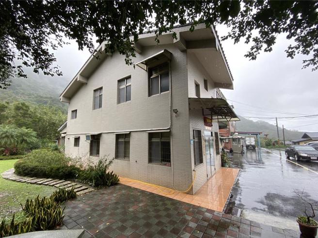 「賴皮寮」不僅登上Google熱搜第一名，還成為熱門打卡景點。(圖／高鈞麟攝)