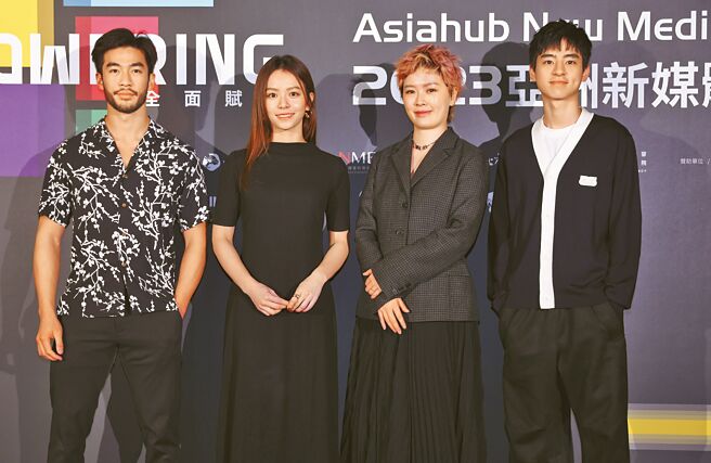 Justin（左起）、宋芸樺、阮鳳儀、劉敬19日出席新媒體論壇活動。（陳俊吉攝）