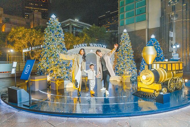 台北101 Harry Winston耶誕樹，輕鬆拍出國際氛圍美照。（台北101提供）