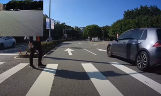 行人地獄再現 他卡路中「定格」！網酸：竹科過馬路有夠可悲