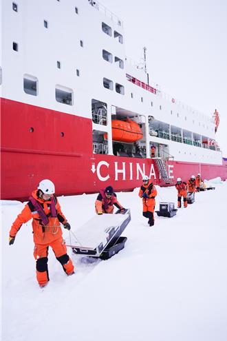 红海航运危机升温 陆学者：凸显北极航道开发急迫性