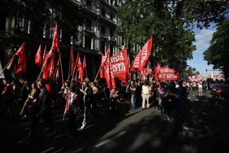 阿根廷撙节措施惹民怨 数千民眾上街示威
