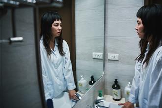 金鐘女配黃湘婷慘遭綁架 新片大尺度裸背演出