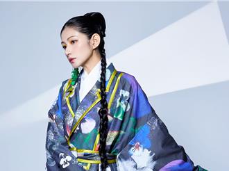 李千娜挺孕肚「拚生產」 月底將曝光和老公的「第一胎」