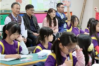 高雄推閩南語沉浸式教學 苓洲國小率學生從生活學語言