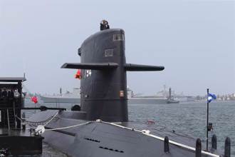 海虎潛艦6官兵落海3失蹤 夜間加派1艦2艇及黑鷹直升機漏夜搜救