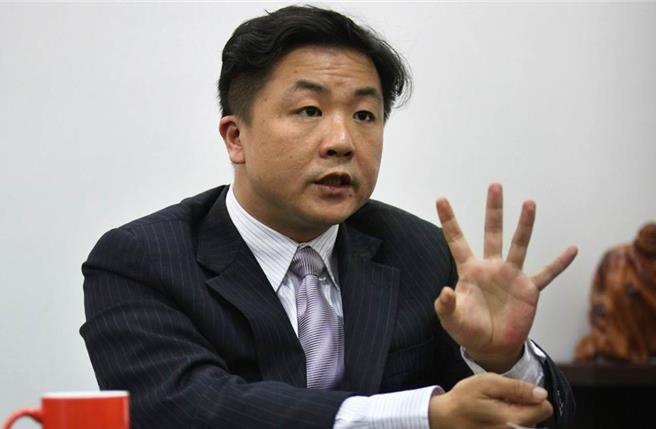 Re: [新聞] 呂秋遠又被申訴！幫女方打官司保證會贏 