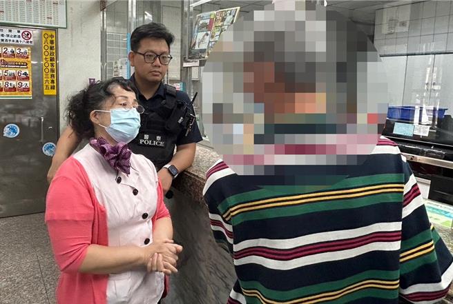 高雄湖內警方識破「假親友詐騙」老哏，到郵局保住被害人的血汗錢。（翻攝照片／林瑞益高雄傳真）