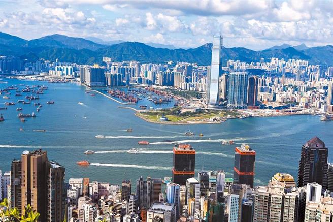 日人赴香港旅游趋于冷淡，今年前10个月仅25万人次访港，与166.28万人次港人访日相比出现巨大「逆差」，旅客量最少相差5倍。（新华社资料照片）