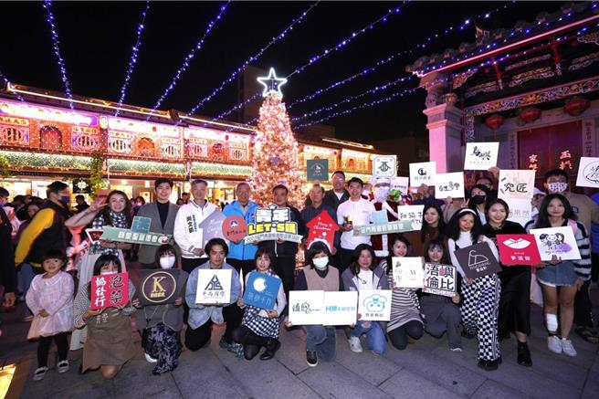 金门圣诞购物节「LET'S购」活动热闹。（靓格国际提供）