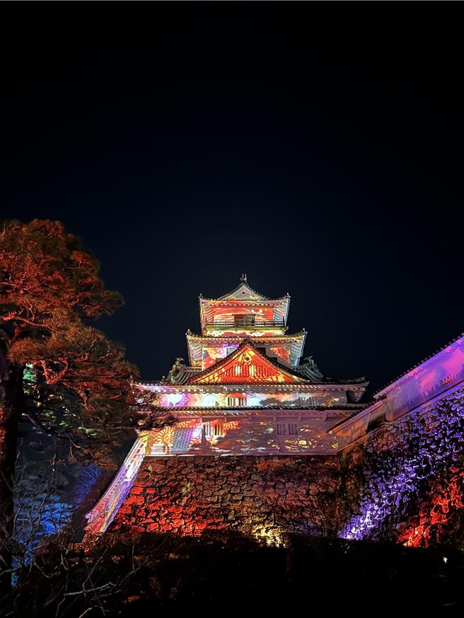 高知城冬季点灯活动，活动从即日起至2024年1月14日。（吴娮翎摄）