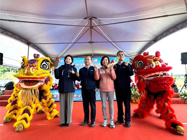 为改善台中市大里区十九甲地区民眾下台74线需迴转及来回绕行才能通往各地情形，交通部公路局规画台74线增设十九甲交流道北出匝道，21日举办开工动土典礼。（潘虹恩摄）