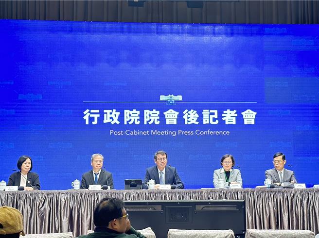 行政院长陈建仁今日针对交通违规记点检讨有相关裁示。（黄婉婷摄）