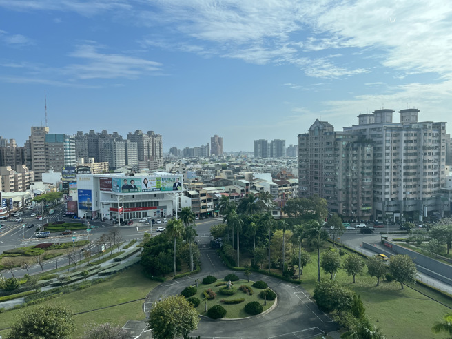信义房屋观察发现，新青安贷款推动首购族出手，带动南二都低总价交易热度增加。(图/信义房屋 提供)