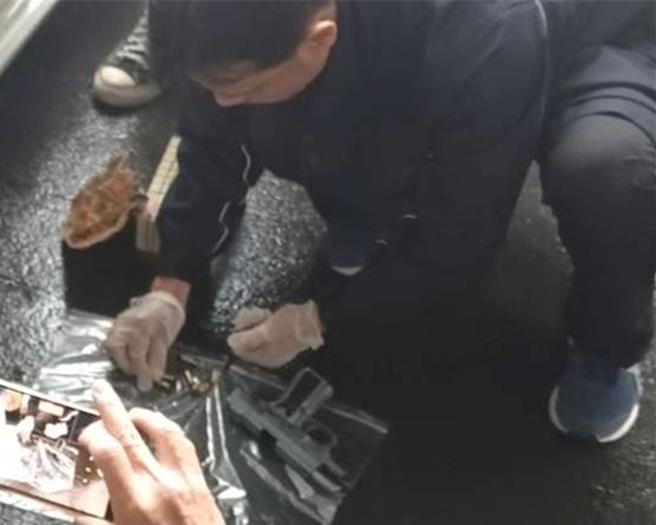 台東36歲賴姓男子非法持有改造手槍及毒品。（台東縣警察局提供／蔡旻妤台東傳真）