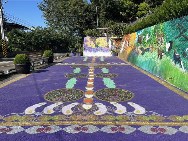 于传骐的巧思让社区变得更漂亮。（苗栗县政府提供／李京升苗栗传真）