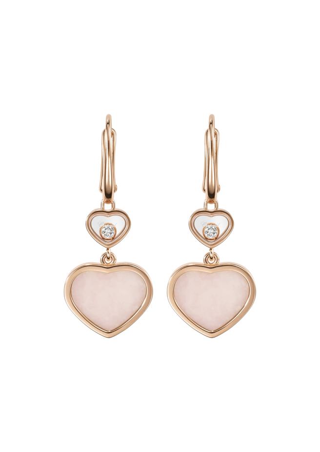 蕭邦Happy Hearts系列心形蛋白石耳環，15萬3000元。（CHOPARD提供）