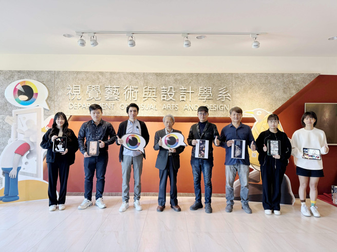 南華大學視覺藝術與設計學系，分別榮獲112學年度全國學生美術比賽的多個獎項。(照片/南華大學提供)