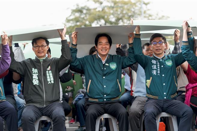 屏东场 赖清德：一条高铁、两条快速道路 打通屏东的任督二脉。 民进党提供