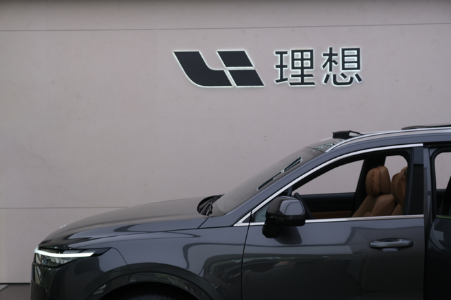 拜登政府正讨论调高一些中国产品如电动车的关税，以提振美国清洁能源产业。图为中国电动车品牌理想汽车。（图／Shutterstock）
