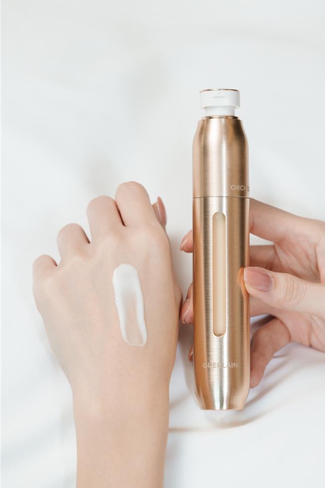 御光能量精華質地圖。（嬌蘭提供／黃唯淯台北傳真）