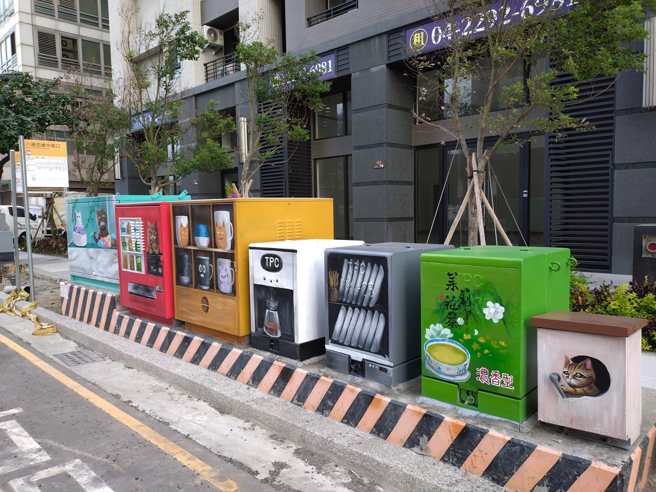 台中街头出现彩绘变电箱，未来会成为台中新的打卡圣地。（翻摄脸书路上观察学院》